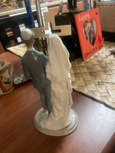 Authentic Llaadro Bride and Groom - Thumbnail 2