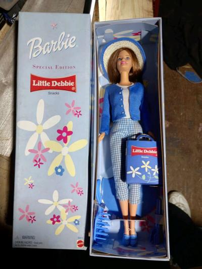 Limited edition Little Debbie Barbie Dolla - Thumbnail 4