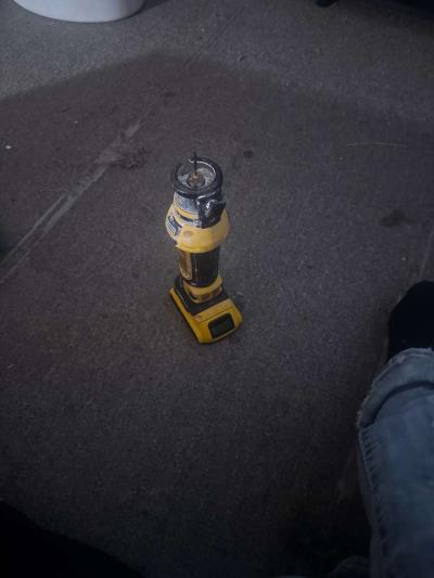 Dewalt cordless cut out tool - Thumbnail 3