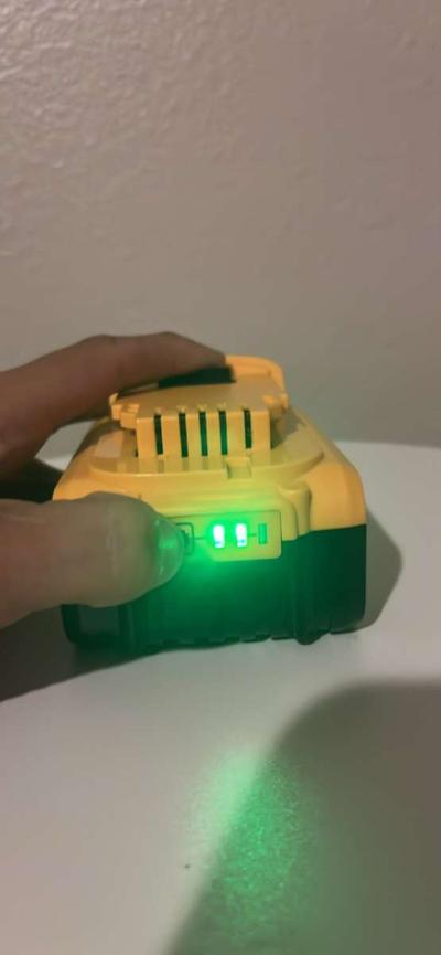 DEWALT 20v 8ah replacement battery - Thumbnail 2