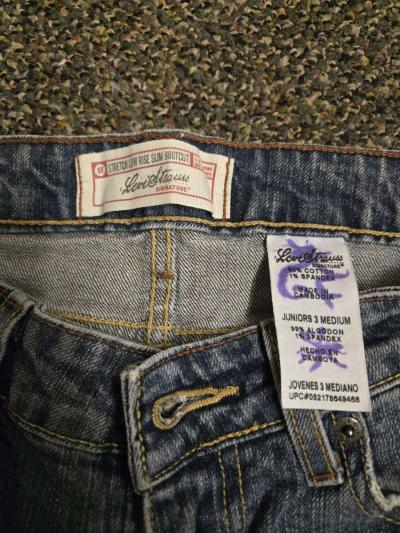 womens levis bootcut jeans - Thumbnail 3