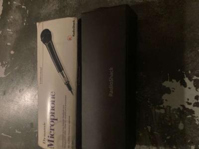 RadioShack Dynamic Microphone - Thumbnail 2