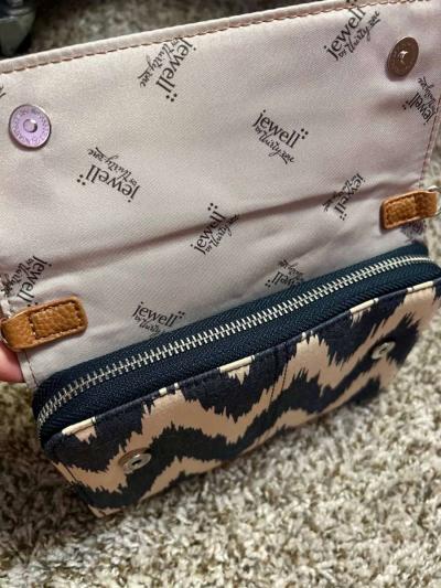 Jewell Tons of Funds Crossbody Bag by thirtyone - Thumbnail 5