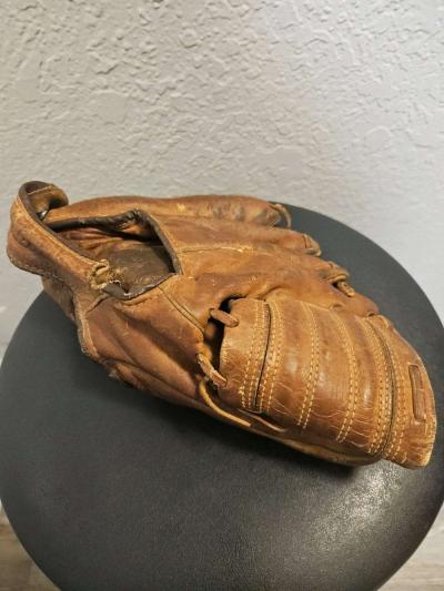 Vtg Nokona G24 RHT Baseball Glove - Thumbnail 3