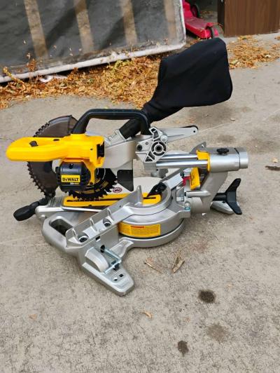 DEWALT 20V MAX 714 in Cordless Sliding Miter Saw with batter - Thumbnail 2