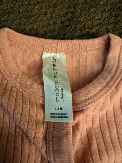 Baby pink sleepsuit without feet - Thumbnail 2