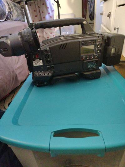 Panasonic AJHDC 27HD VariCan Video Camera - Thumbnail 2