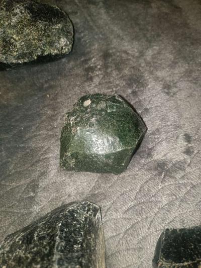 green glass slag - Thumbnail 5