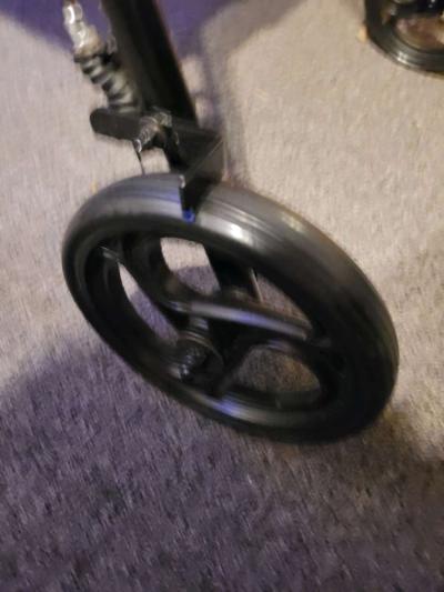 Rollor Walker Like New - Thumbnail 4