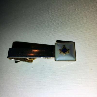 vintage mosaic Mason tie holder - Thumbnail 3