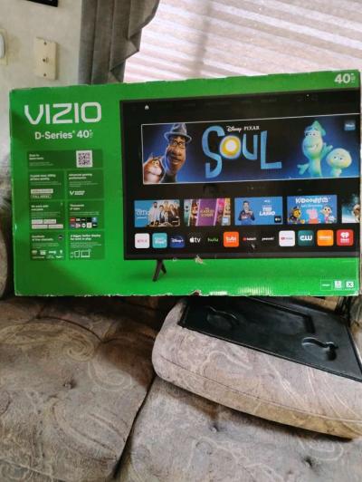 Vizio D Series 40 inch 1080p full HD Smart TV - Thumbnail 3