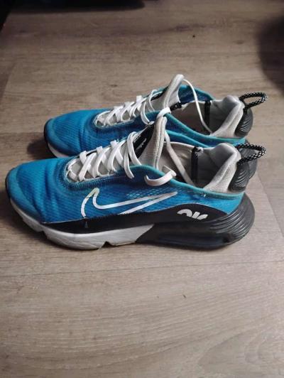 Slightly worn womens Nike Air Max sneakers size 7 - Thumbnail 2
