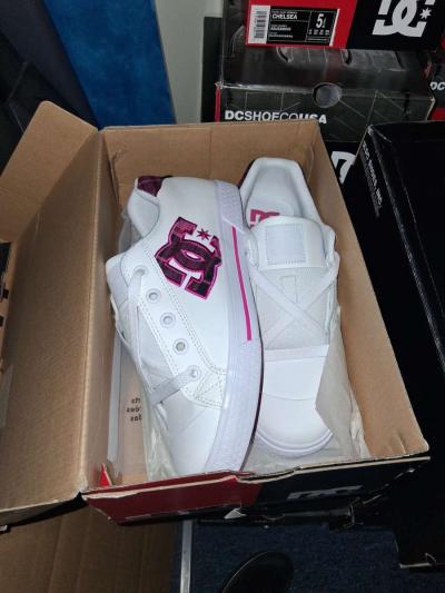 dc shoes - Thumbnail 2