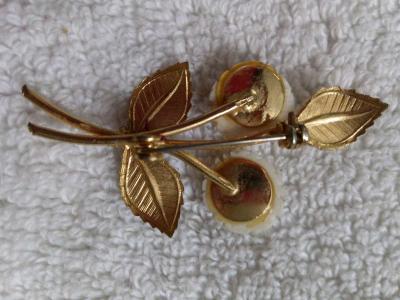 3pc Vintage Earring and Broach Jewelry Bundle - Thumbnail 2