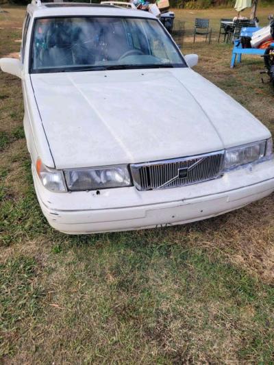 1996 Volvo station wagon 960
