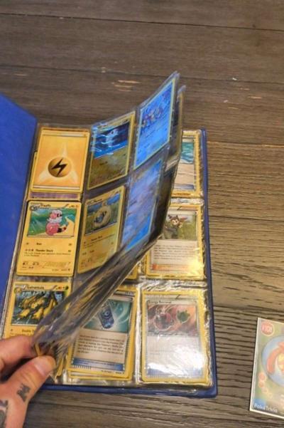POKEMON CARD BUNDLE DEAL - Thumbnail 5