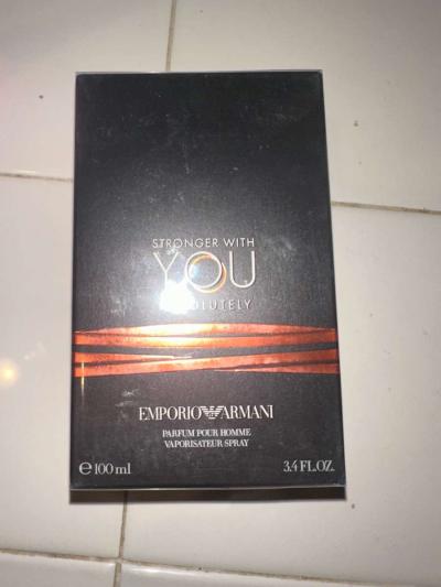 COLOGNES AND PERFUMES - Thumbnail 3