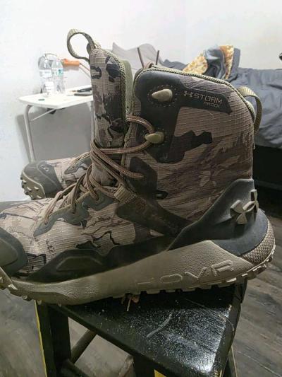 Under Armor Hiking Boots - Thumbnail 3