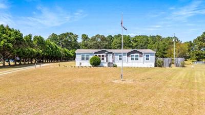 4 bed 2 bath and 5 bed 3 bath homes 2 and half acres - Thumbnail 4