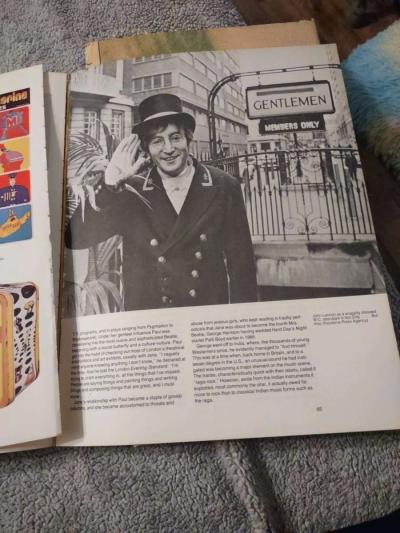 Beatles Memorabilia - Thumbnail 2