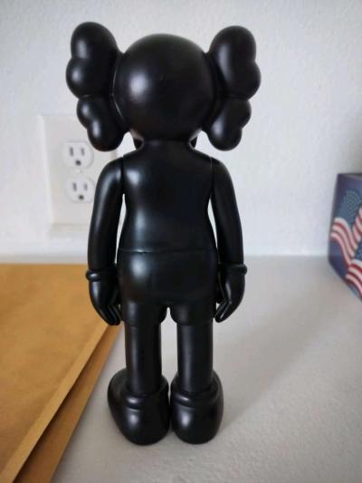 KAWS 2016 edition - Thumbnail 2