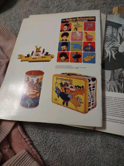 Beatles Memorabilia - Thumbnail 3