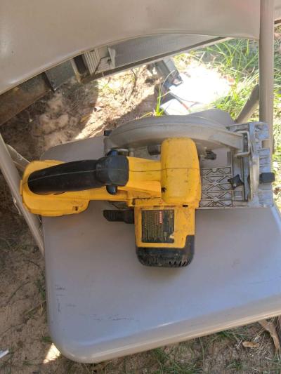 Dewalt circular saw - Thumbnail 2