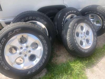 jeep wrangler stock wheels - Thumbnail 1