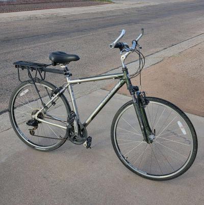 Trek 7100 Hybrid Bike - Thumbnail 1