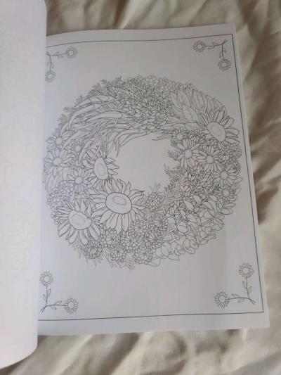 Creative Haven Floral wreaths coloring book - Thumbnail 4