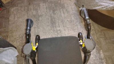 medline stand up an sit down Walker - Thumbnail 4