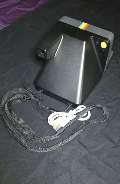 Polaroid Now Camera - Thumbnail 2