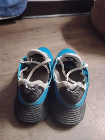 Slightly worn womens Nike Air Max sneakers size 7 - Thumbnail 3