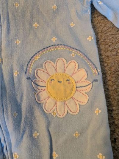 Baby sleepsuit with feet with a white flower - Thumbnail 2
