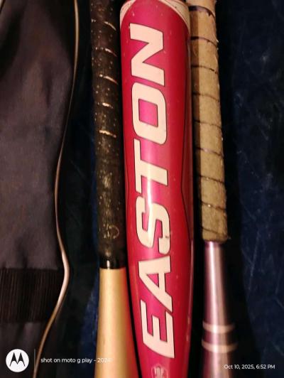 BASEBALL EQUIPMENT - Thumbnail 4