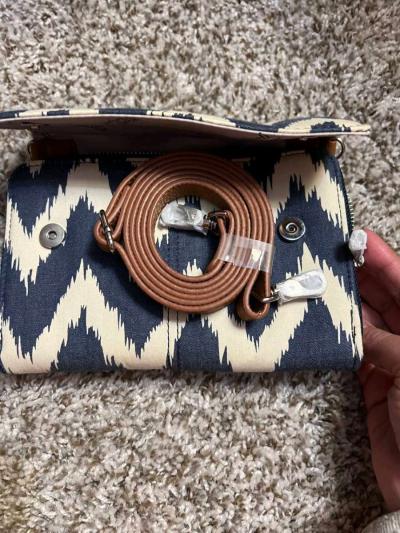 Jewell Tons of Funds Crossbody Bag by thirtyone - Thumbnail 3