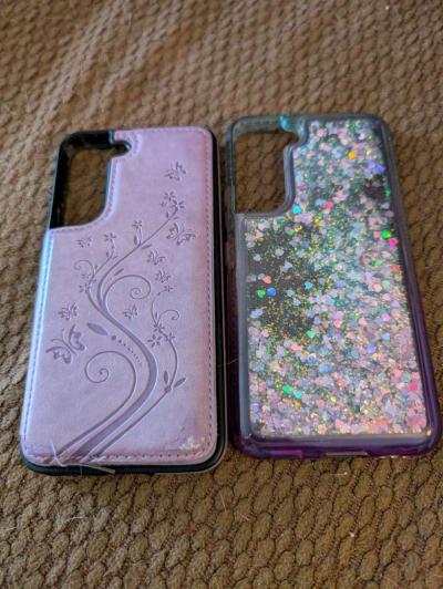 2 Samsung S22 phone cases