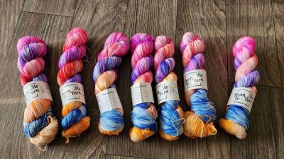 7 skeins Handdyed Indie Yarn From Me To Yarn SW Merino Nylon - Thumbnail 2