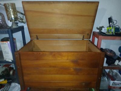 Cedar chest - Thumbnail 2