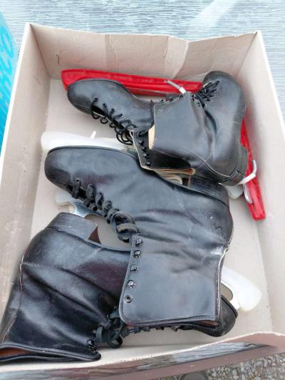 vintage ice skates - Thumbnail 1