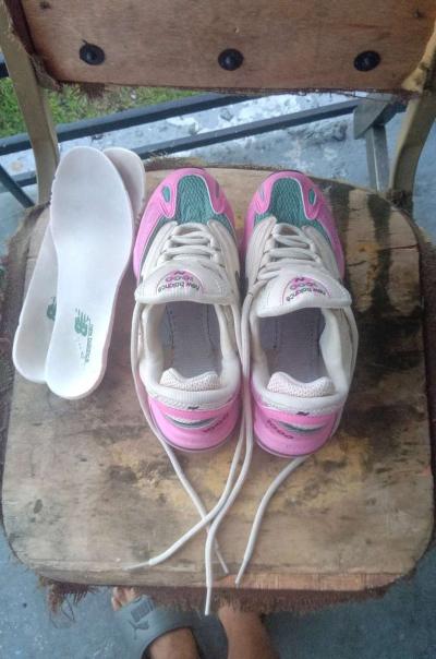 new balance shoes size 6 - Thumbnail 2