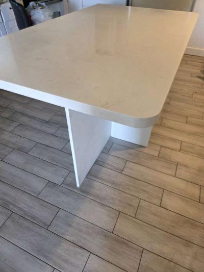 Carrera white quartz table - Thumbnail 2