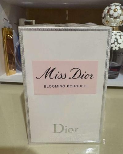 Parfumes - Thumbnail 3