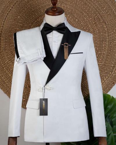 Men Suit comes as full set with everything there