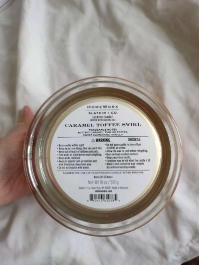 Caramel Toffee Swirl Homework Slatkin scented candle - Thumbnail 4