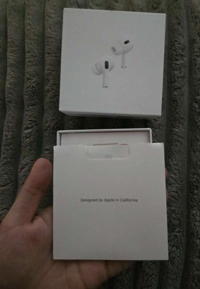 Airpods Pro Gen 2 - Thumbnail 3