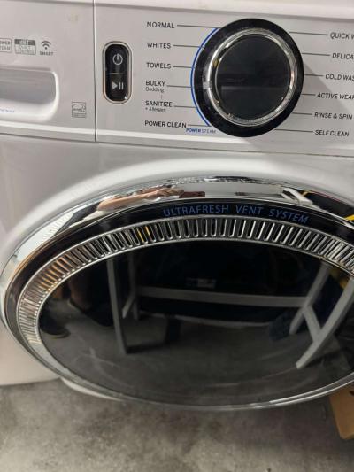 GE Washer and dryer  set   Front loader  Barely used - Thumbnail 4