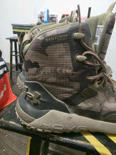 Under Armor Hiking Boots - Thumbnail 2