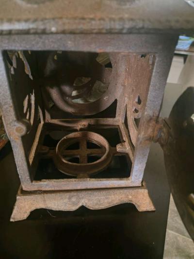 cast iron candle holder - Thumbnail 2
