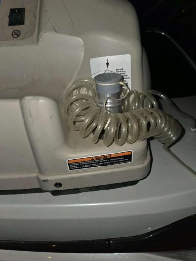 Invacare Homefill 2 O2 machine bottle filler and 2 O2 tanks - Thumbnail 3